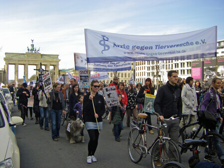 Großdemo gegen Tierversuche in Berlin