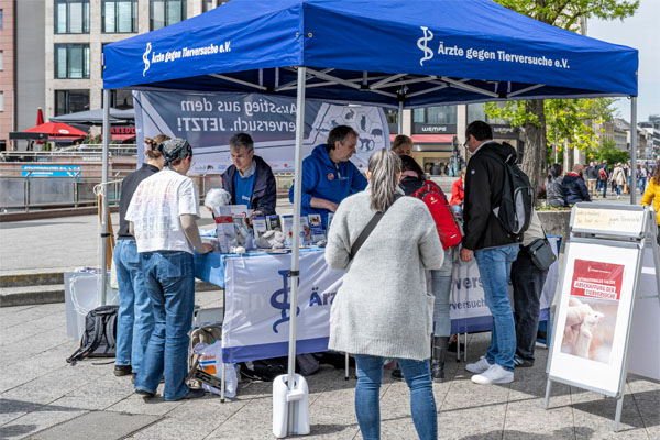 Aktionstag gegen Tierversuche in Frankfurt